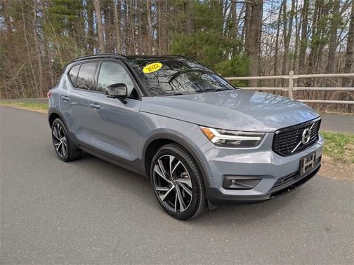 2022 Volvo XC40 T5 AWD R-Design