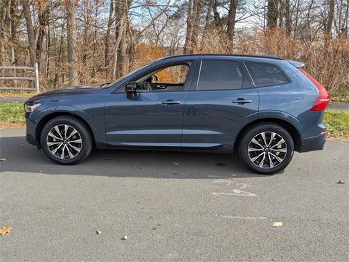 2023 Volvo XC60 B5 AWD Plus Dark