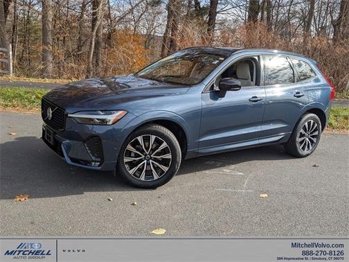 2023 Volvo XC60 B5 AWD Plus Dark