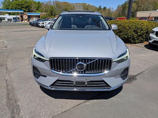 Silver Dawn 2023 Volvo XC60 Plus