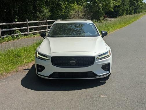 2024 Volvo S60 B5 Plus Black Edition