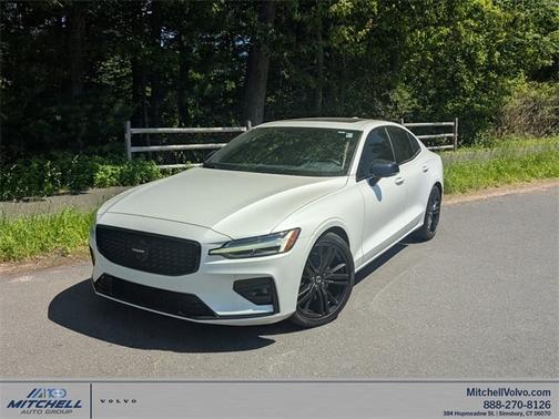 2024 Volvo S60 B5 Plus Black Edition