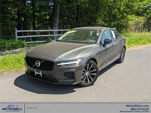 2024 Volvo S60 Recharge Plug-In Hybrid T8 Plus Dark