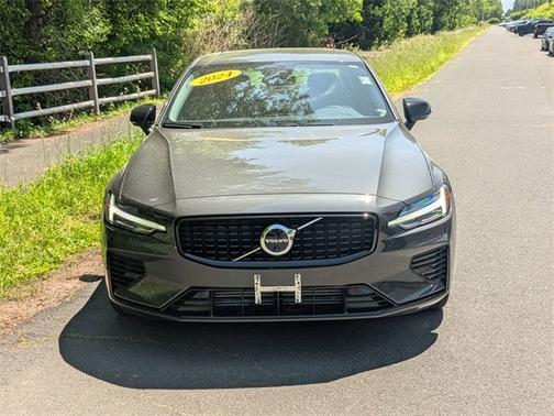 2024 Volvo S60 Recharge Plug-In Hybrid T8 Plus Dark