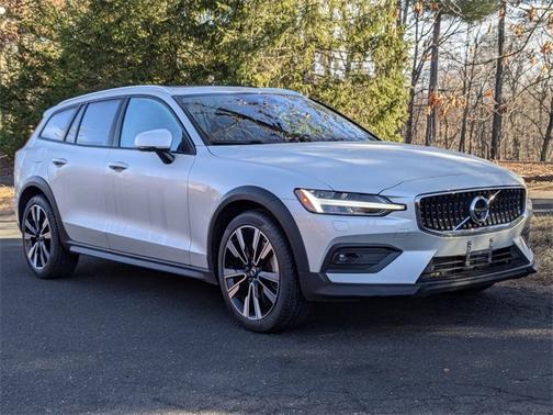 2022 Volvo V60 Cross Country T5 AWD