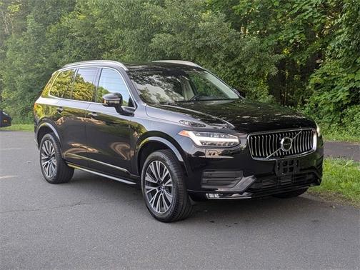 2022 Volvo XC90 T6 AWD Momentum 6 Seater