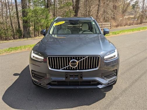 2022 Volvo XC90 T5 AWD Momentum 7 Seater