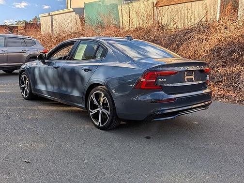2024 Volvo S60 Plus