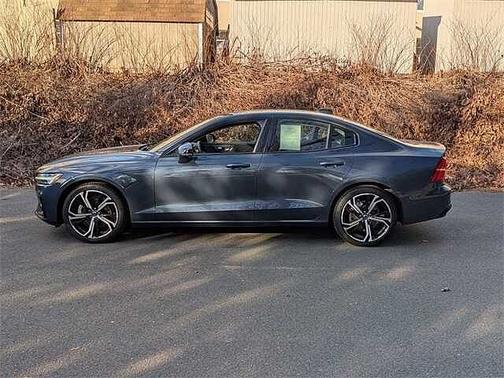2024 Volvo S60 Plus