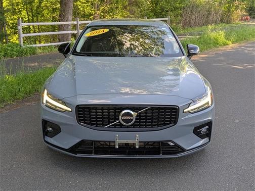 2024 Volvo S60 B5 Core Dark