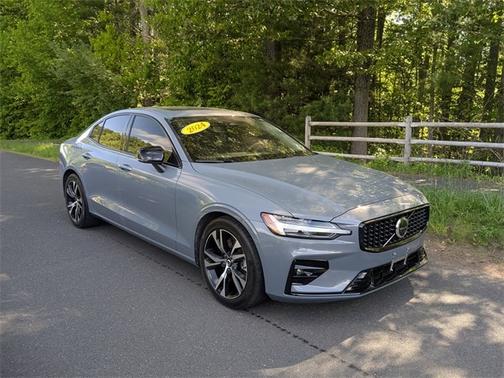 2024 Volvo S60 B5 Core Dark