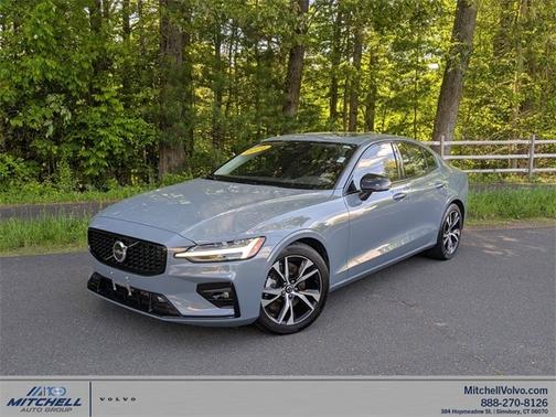 2024 Volvo S60 B5 Core Dark