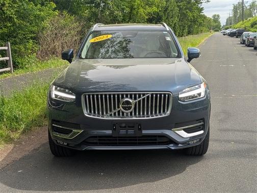 2023 Volvo XC90 B5 AWD Plus
