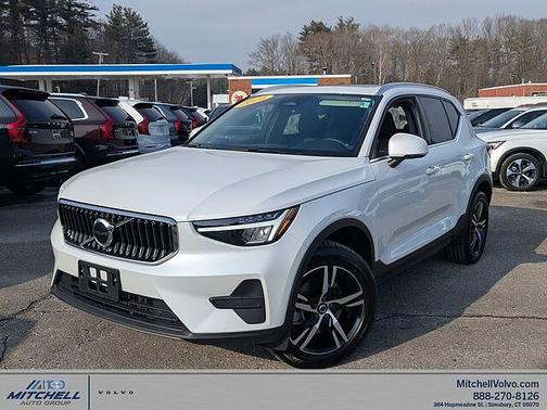 2025 Volvo XC40 Core