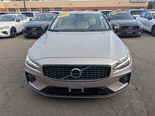 2024 Volvo S60 Plus