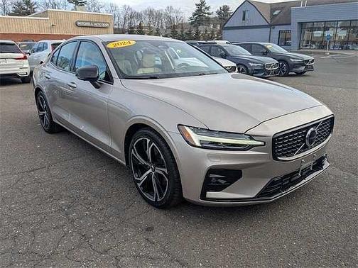 2024 Volvo S60 Plus