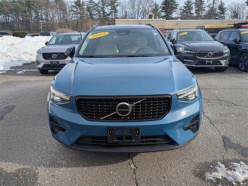 2023 Volvo XC40 Plus