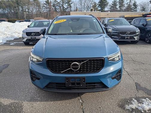 2023 Volvo XC40 Plus