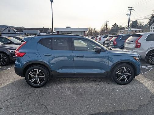 2023 Volvo XC40 Plus
