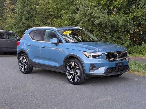 2024 Volvo XC40 Plus