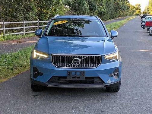 2024 Volvo XC40 Plus