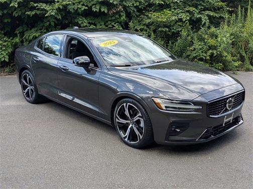 2025 Volvo S60 B5 Core