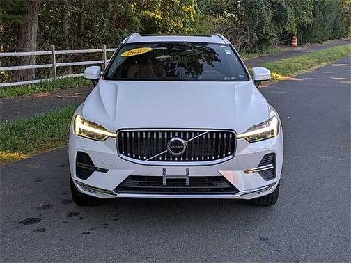 2022 Volvo XC60 B6 AWD Inscription