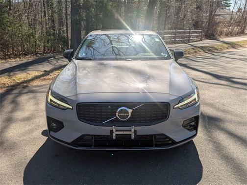 2024 Volvo S60 B5 Core Dark