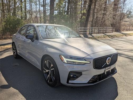 2024 Volvo S60 B5 Core Dark