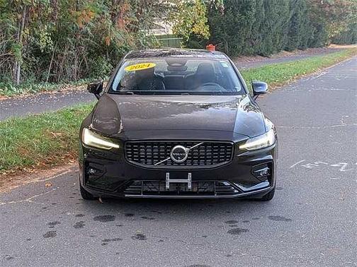 2024 Volvo S60 Plus