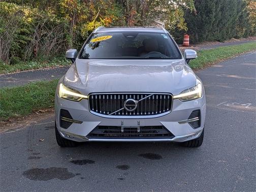 2022 Volvo XC60 B6 AWD Inscription