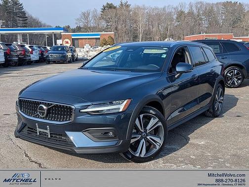 2025 Volvo V60 Cross Country Plus