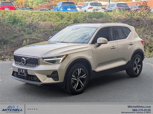 2024 Volvo XC40 B5 Core