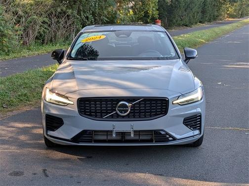 2024 Volvo S60 Recharge Plug-In Hybrid T8 Plus Dark