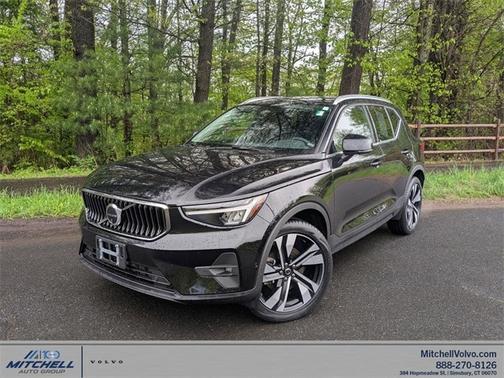 2024 Volvo XC40 B5 Plus Bright