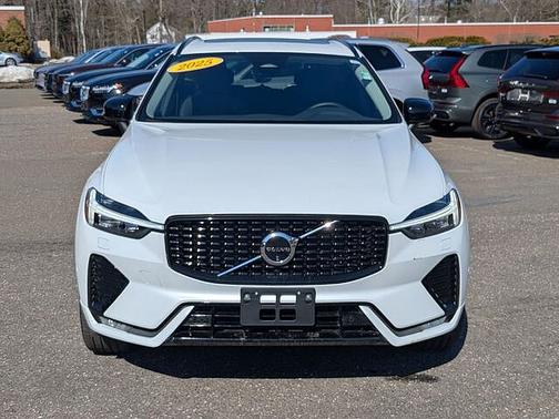 2025 Volvo XC60 Plus