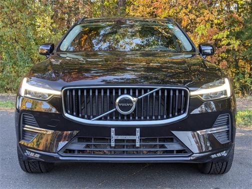 2022 Volvo XC60 B5 AWD Momentum