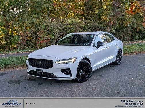 2023 Volvo S60 B5 AWD Plus Black
