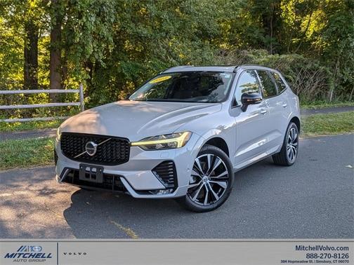 2023 Volvo XC60 B5 AWD Plus Dark