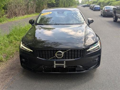 2024 Volvo S60 B5 Core Dark