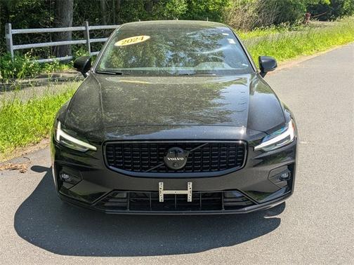 2024 Volvo S60 B5 Plus Black Edition