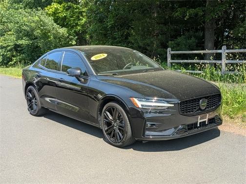 2024 Volvo S60 B5 Plus Black Edition