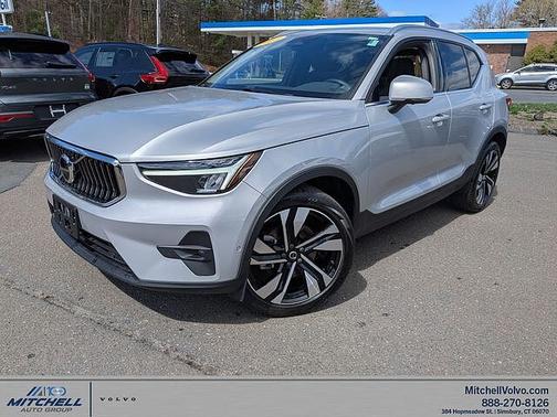 Silver Dawn 2023 Volvo XC40 Plus