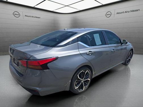 Gun Metallic 2025 Nissan Altima SR FWD