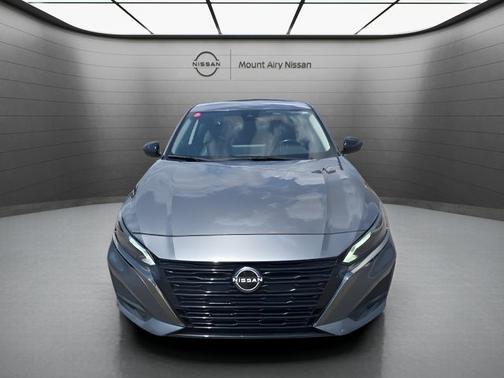 Gun Metallic 2025 Nissan Altima SR