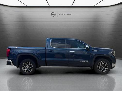 Pacific Blue Metallic 2023 GMC Sierra 1500 SLT