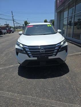 Pearl 2024 Nissan Rogue SV