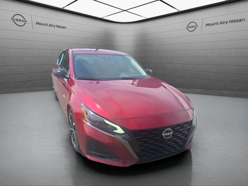 Scarlet Ember 2025 Nissan Altima SR