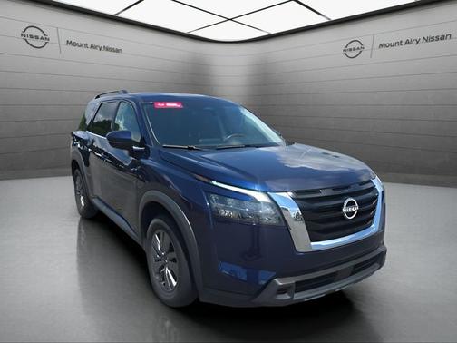 Deep Ocean Blue 2025 Nissan Pathfinder SV