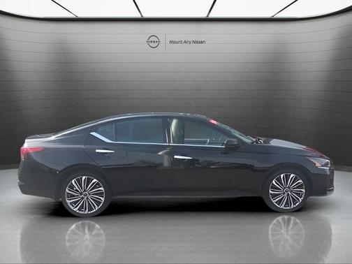 2025 Nissan Altima SL